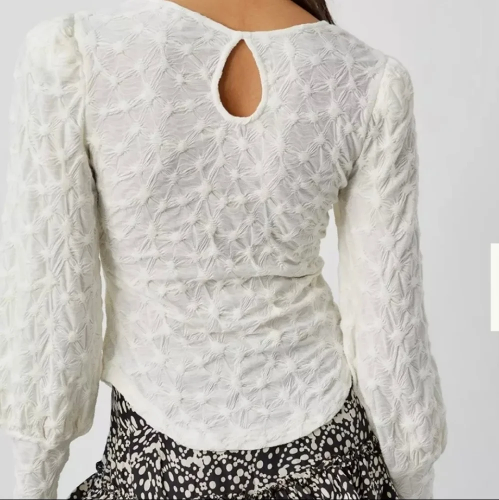 Anthropologie BTFL LIFE Off White Textured Puff Sleeve Blouse Size Small